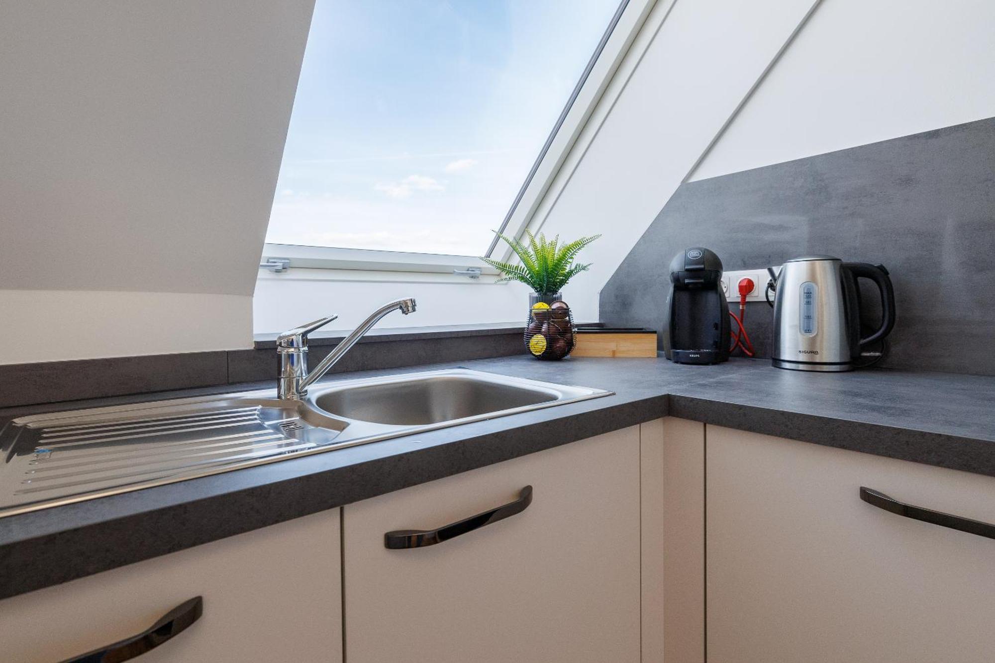 Symphony Apartments 38 - Modern Loft With Terrace And Grill In Central Location Вена Экстерьер фото